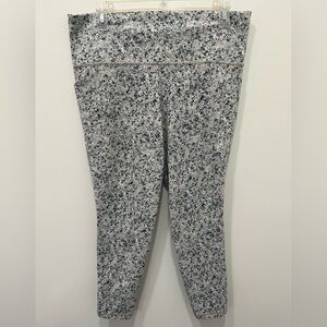 Athleta Salutation Stash Textured Right White/Black Women’s XL Yoga Gym